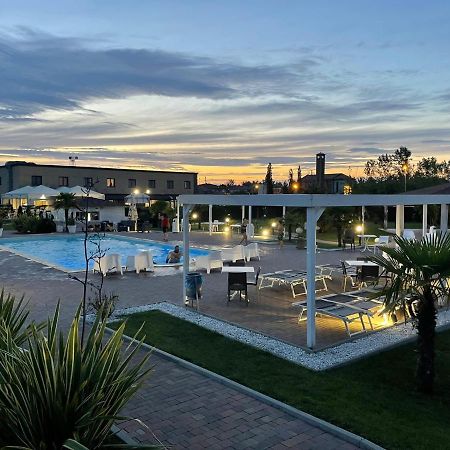 Hotel Bussana Porto Tolle Dış mekan fotoğraf