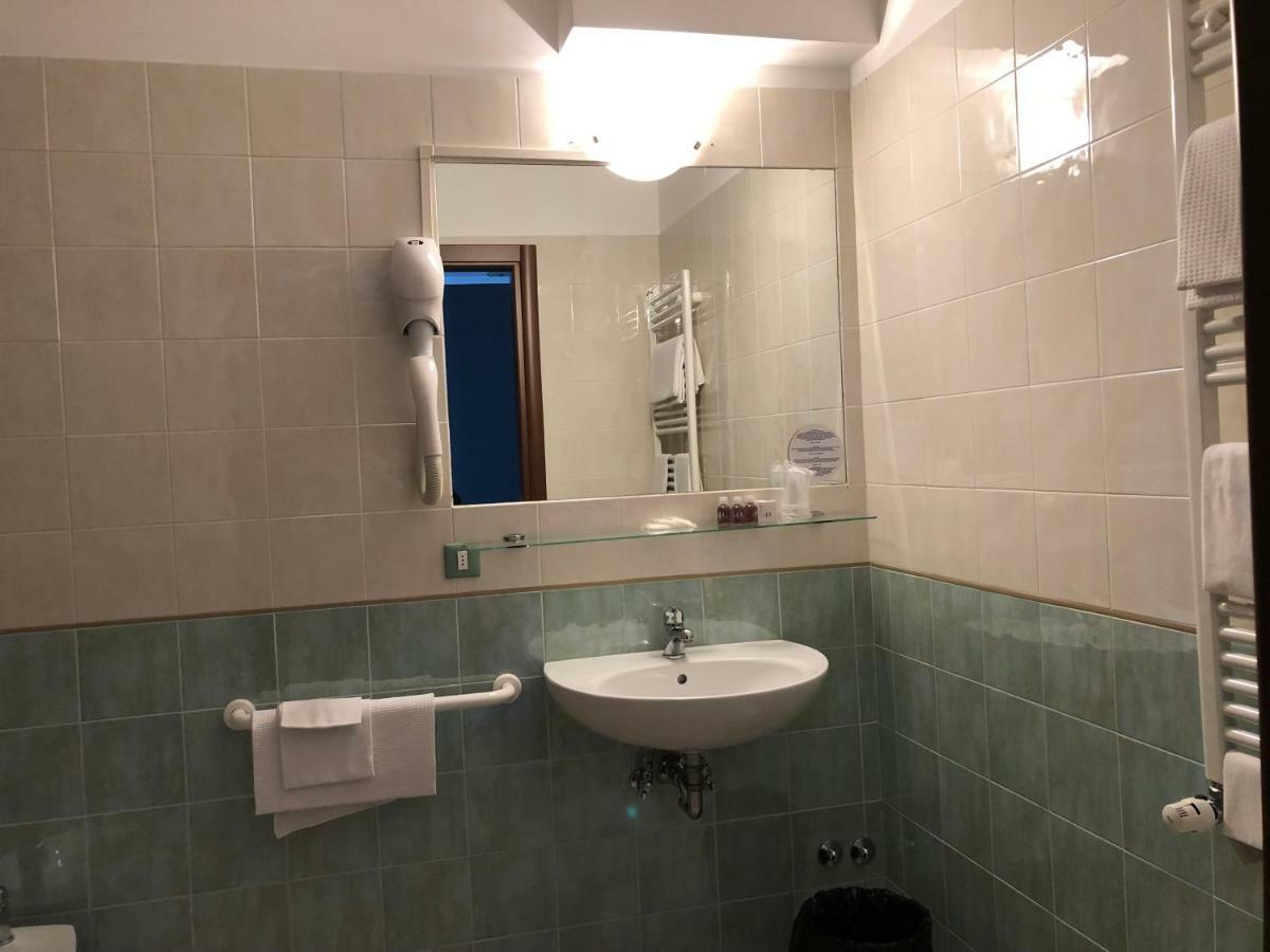 Hotel Bussana Porto Tolle Dış mekan fotoğraf